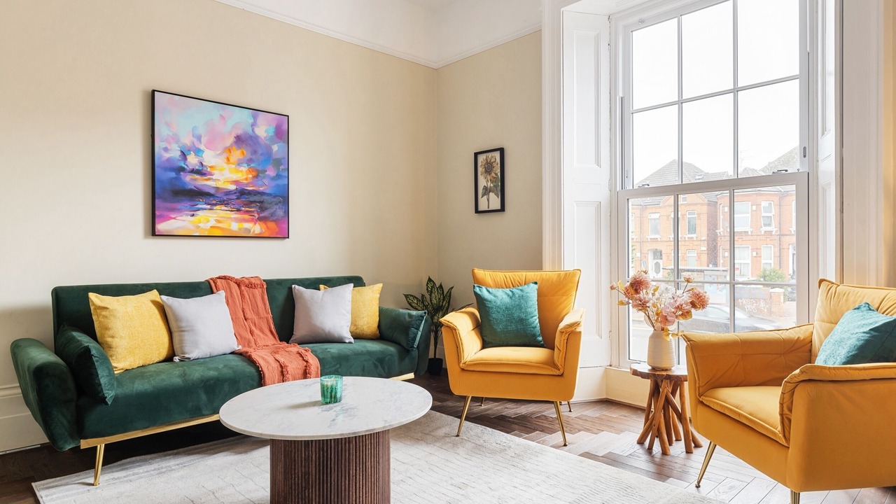 Photo of Livingroom in Mapesbury