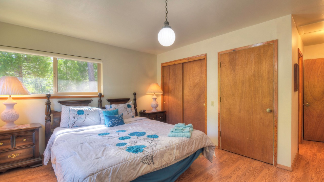 Photo of Bedroom in Harden Flat