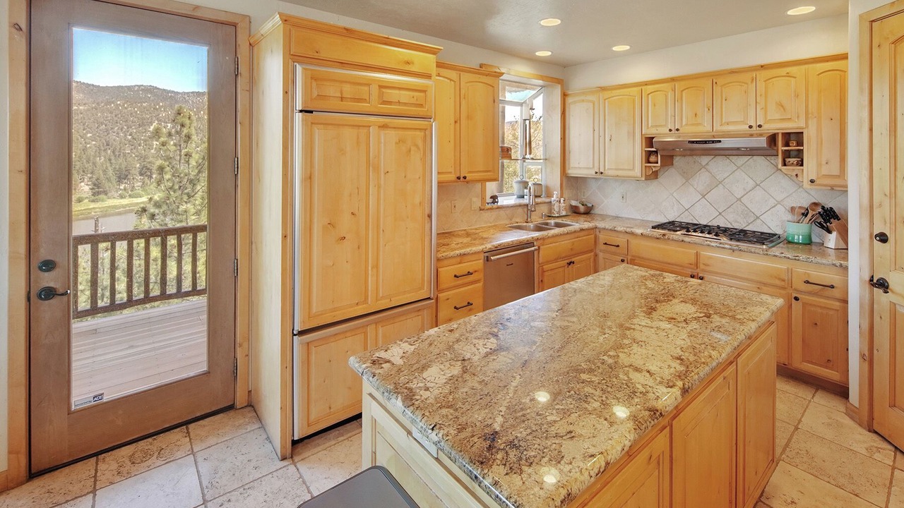 Photo of Kitchen in Castle Glen Estates