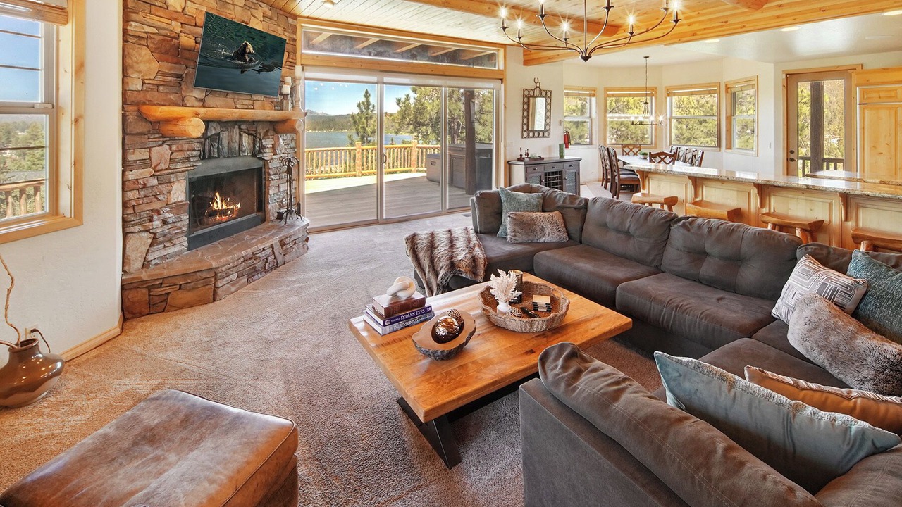 Photo of Livingroom in Castle Glen Estates
