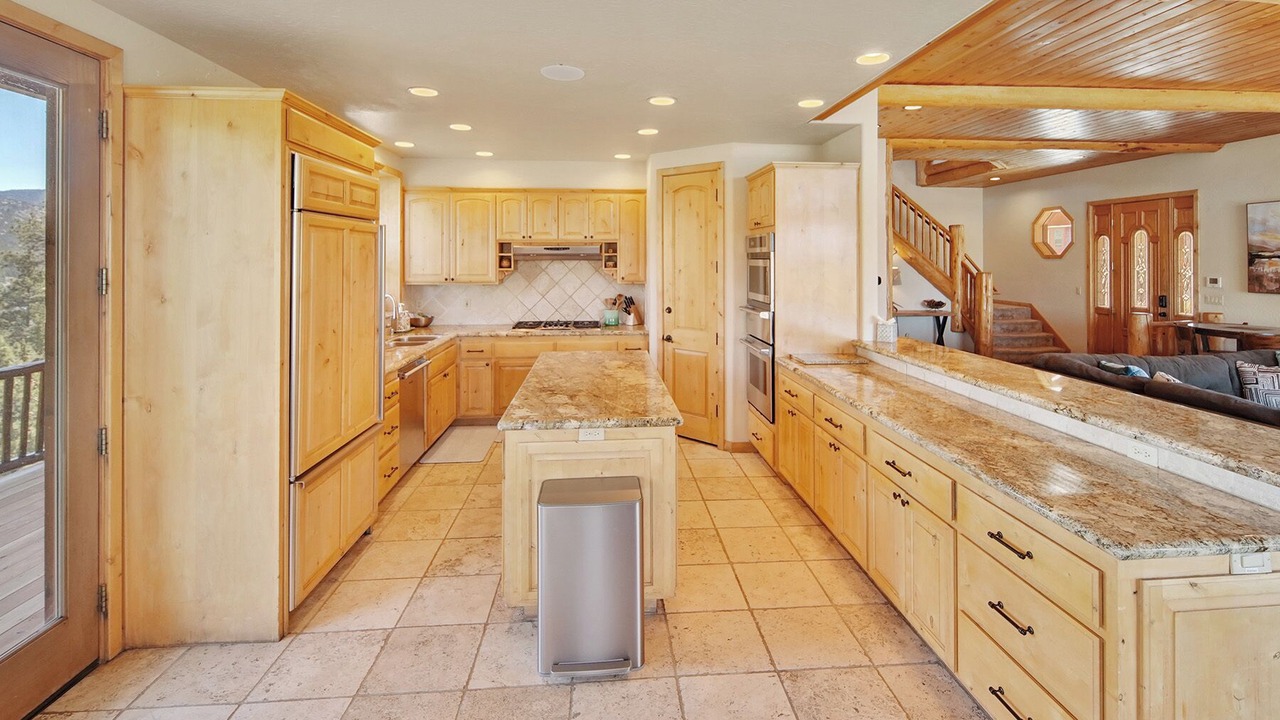 Photo of Kitchen in Castle Glen Estates