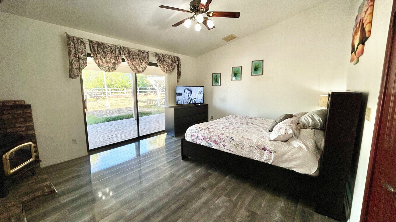 Photo of Bedroom in Palmdale