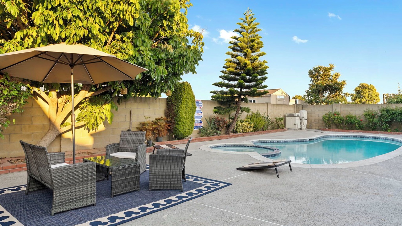 Photo of Outdoor in Midway City