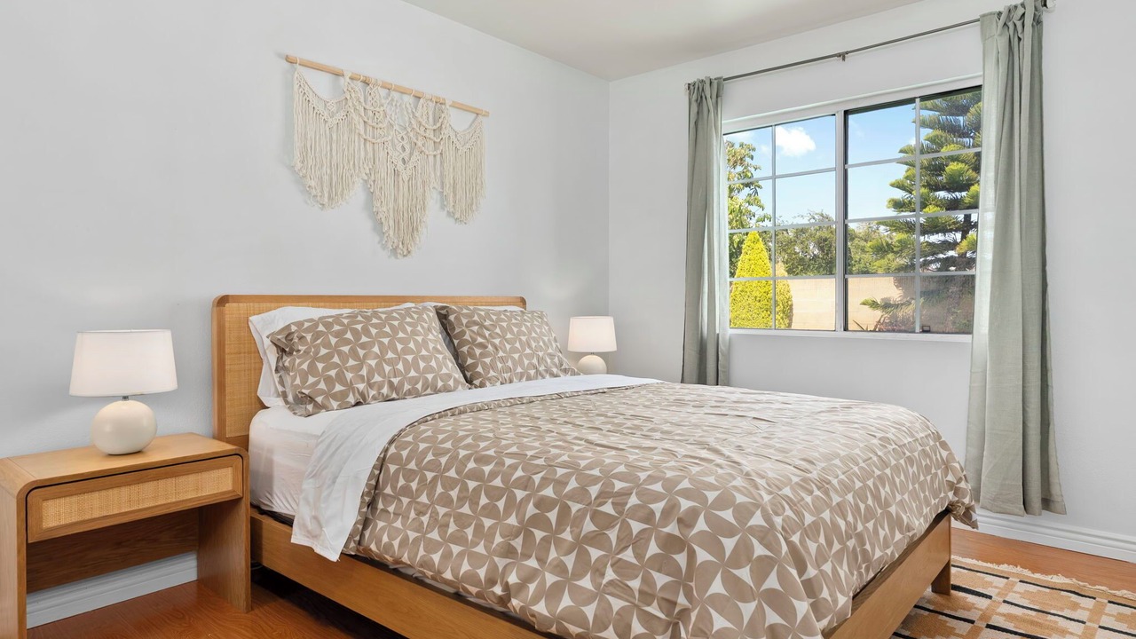 Photo of Bedroom in Midway City