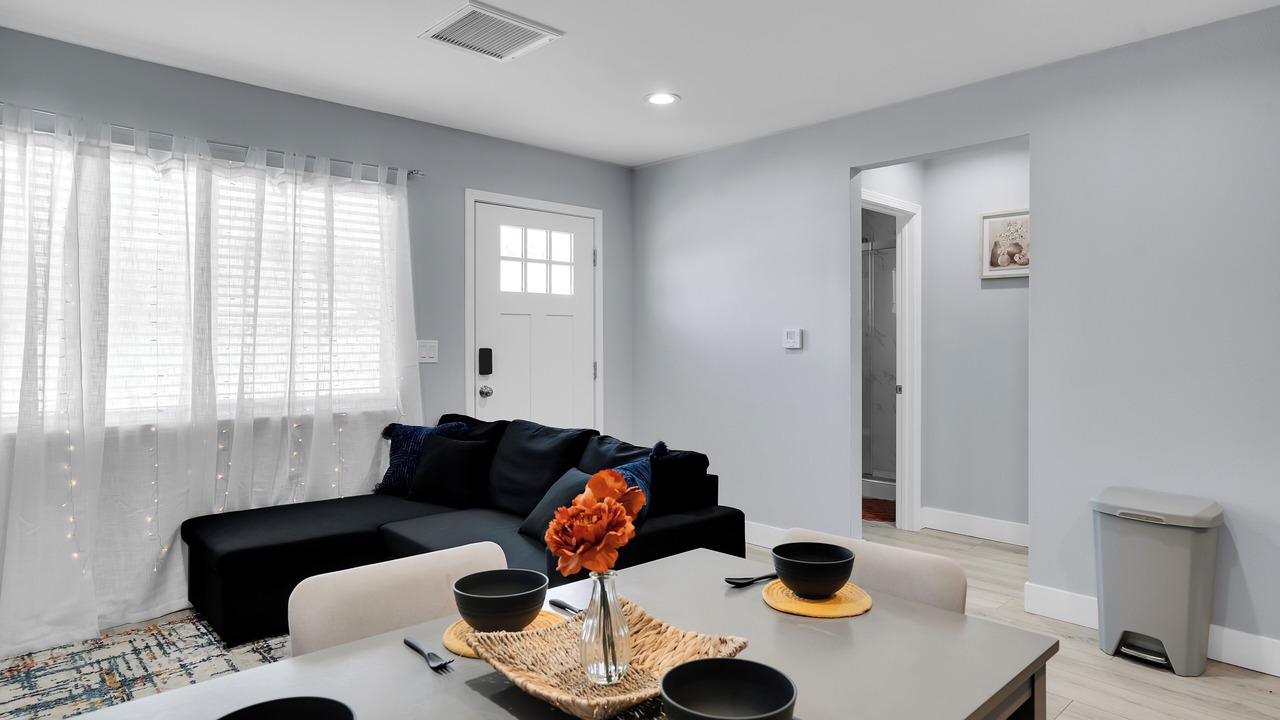 Photo of Livingroom in Southeast Anaheim