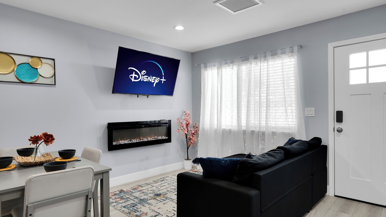 Photo of Livingroom in Southeast Anaheim