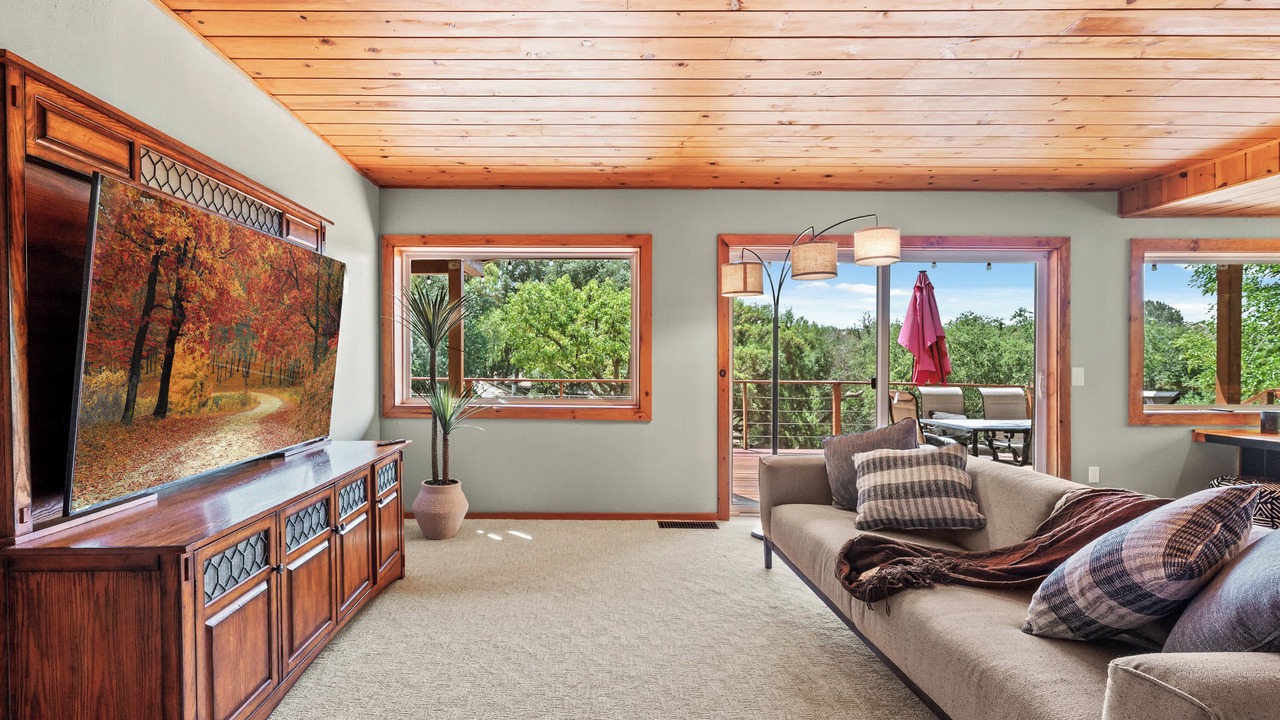 Photo of Livingroom in Pomona