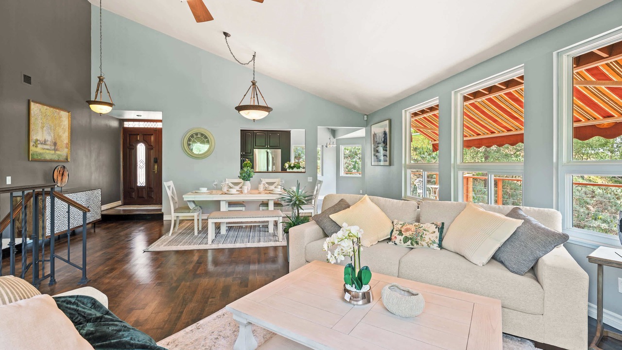 Photo of Livingroom in Pomona