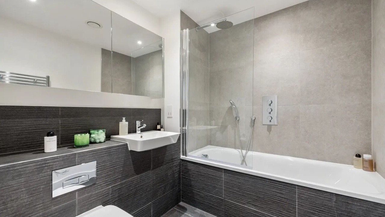 Photo of Bathroom in Bromley North