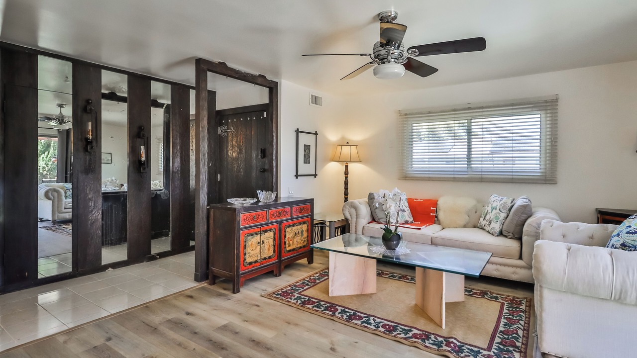 Photo of Livingroom in West Hills