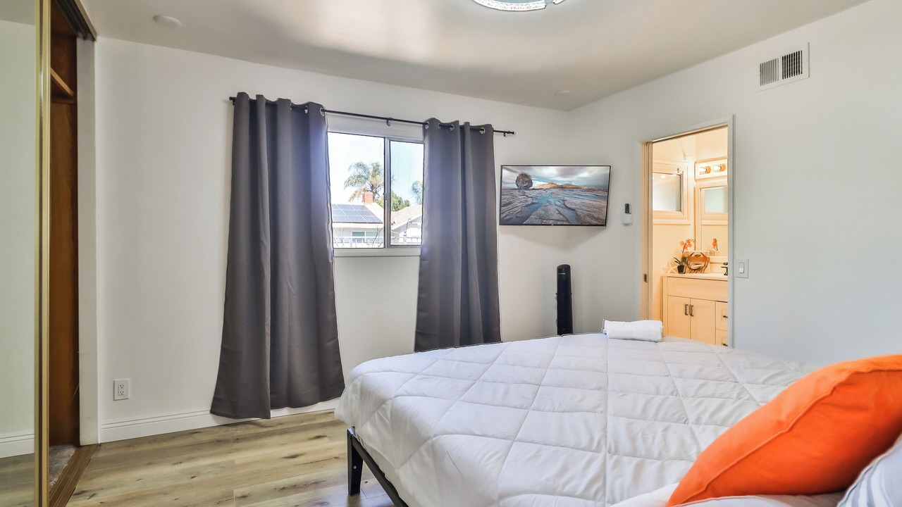 Photo of Bedroom in West Hills