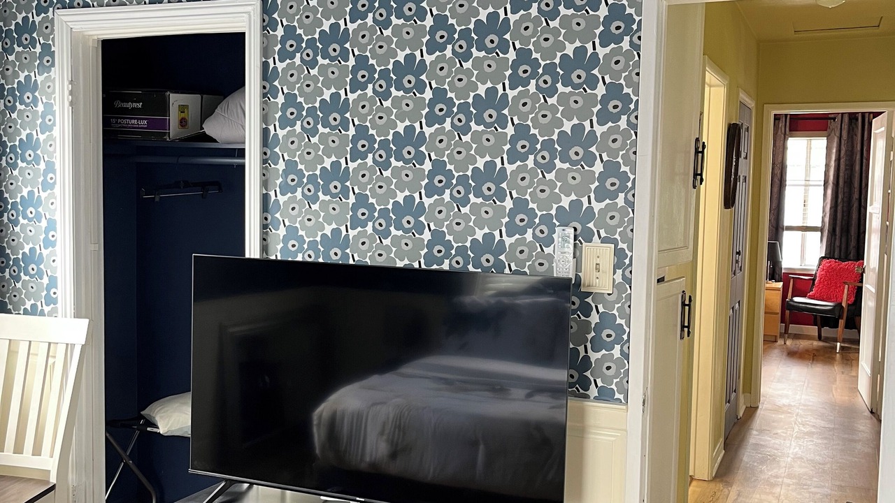 Photo of Bedroom in Compton