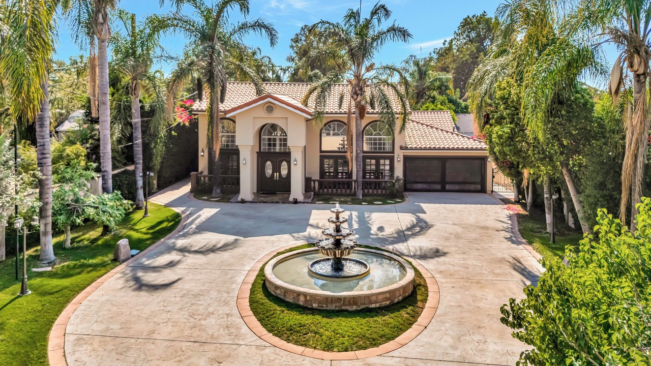Photo of Outdoor in Tarzana