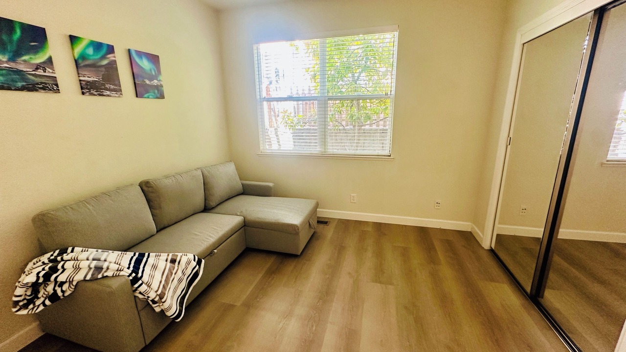 Photo of Livingroom in Fairview