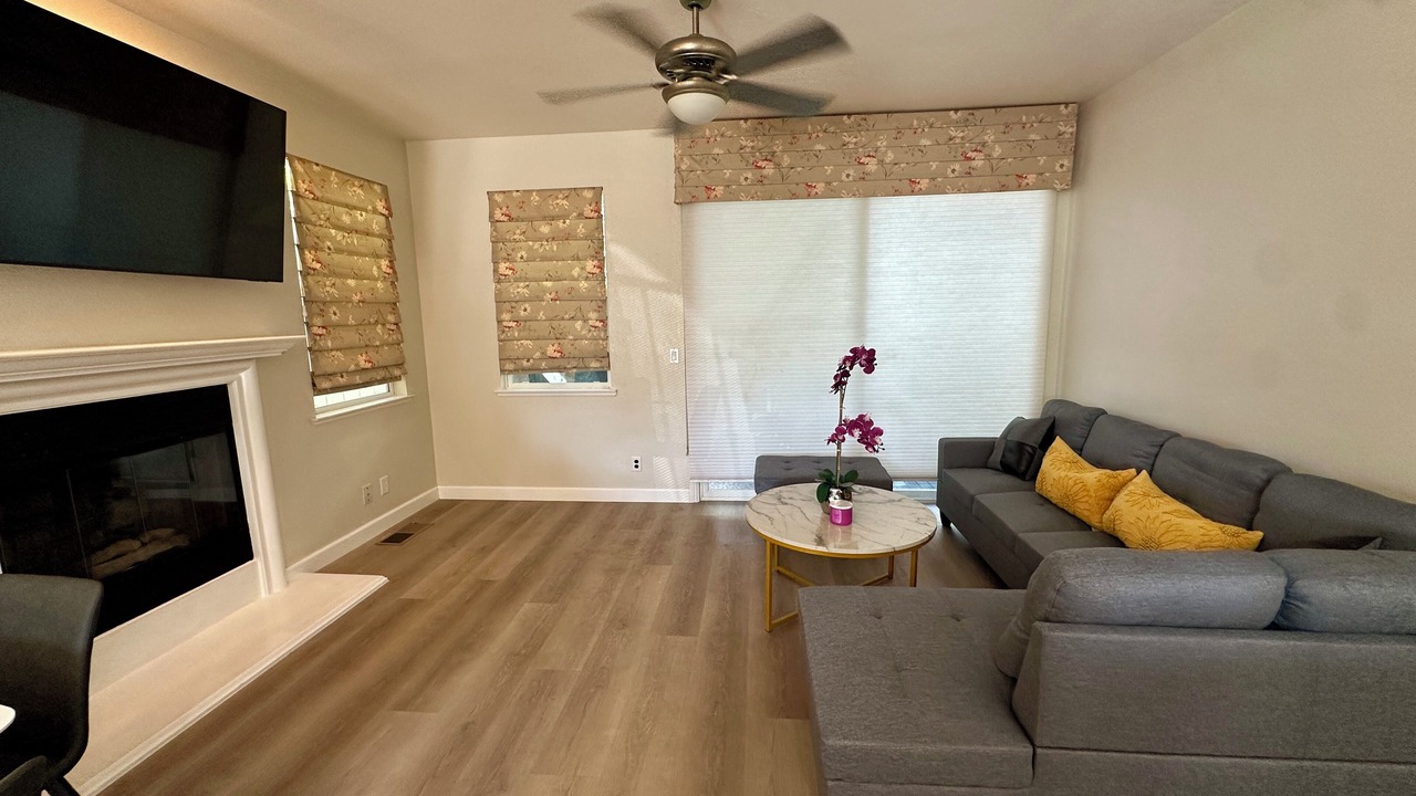 Photo of Livingroom in Fairview