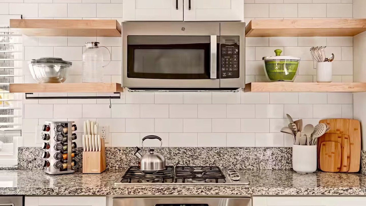 Photo of Kitchen in Estates at Canyon Crest