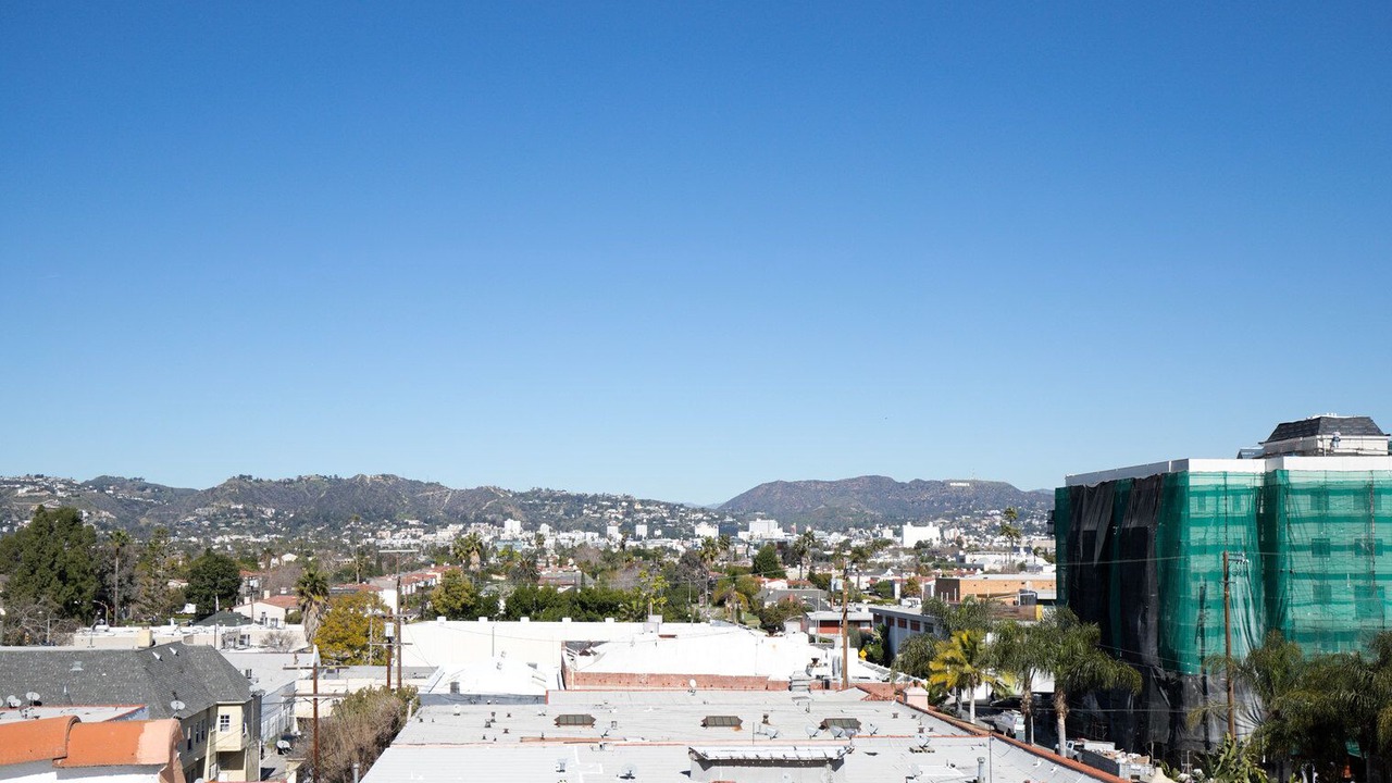 Photo of Others in La Brea