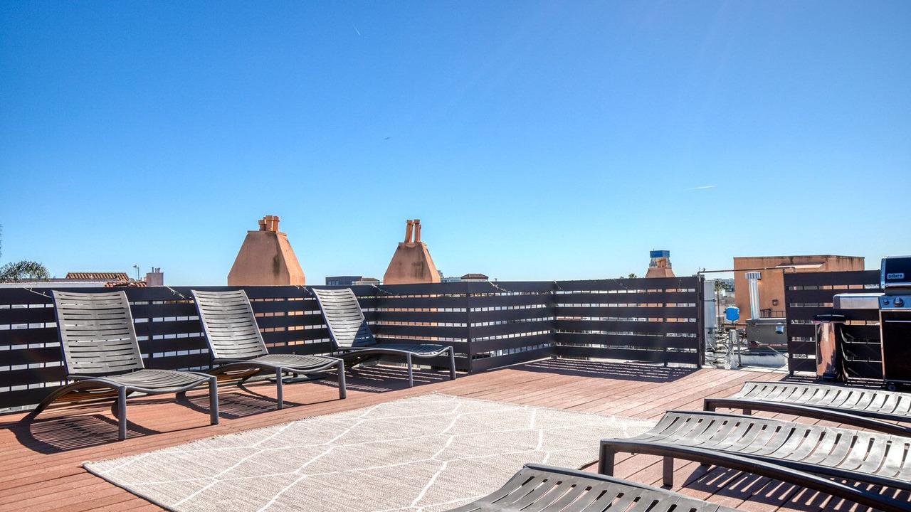 Photo of Patio Balcony in La Brea