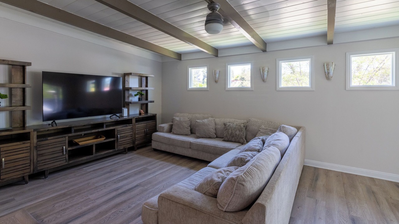 Photo of Livingroom in Lincoln Acres