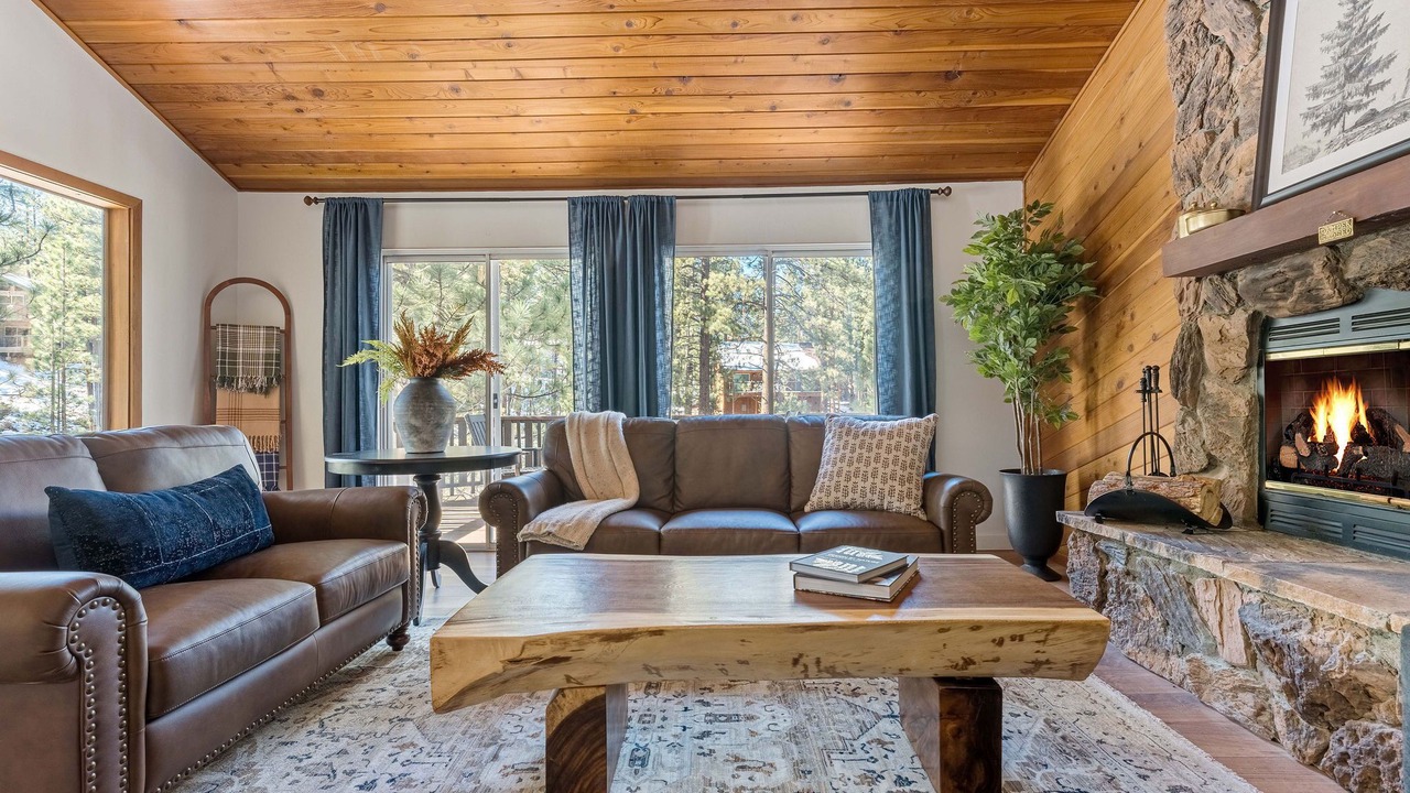 Photo of Livingroom in Big Bear