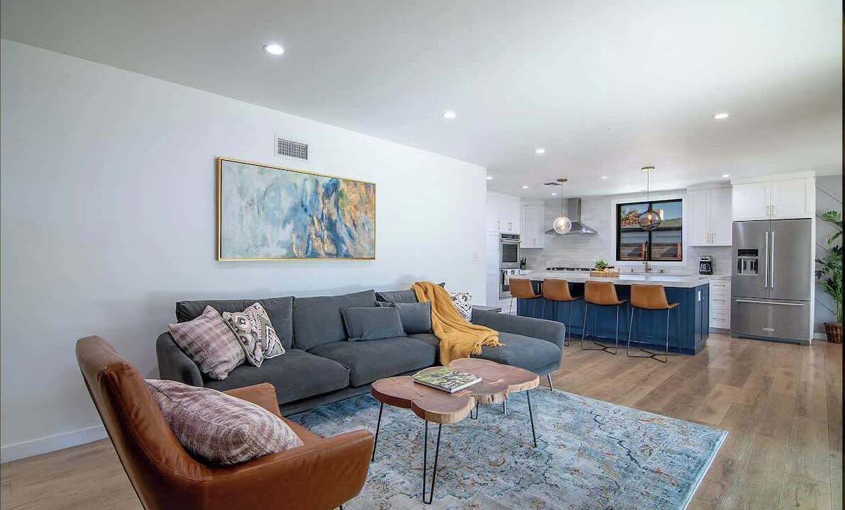 Photo of Livingroom in Valley Glen