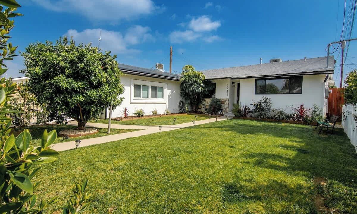 Photo of Outdoor in Valley Glen