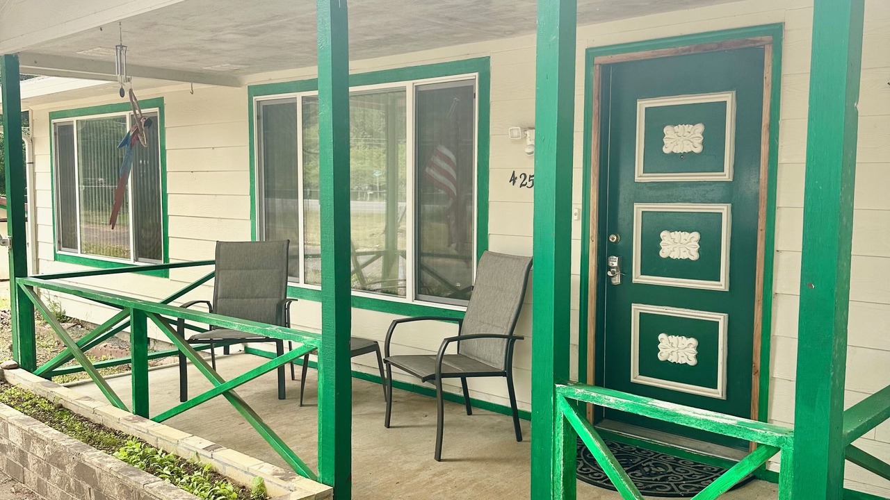 Photo of Patio Balcony in Crescent City
