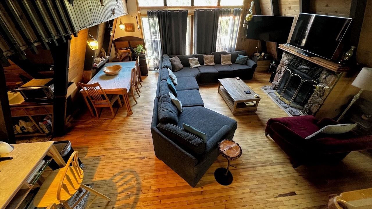 Photo of Livingroom in Whispering Forest