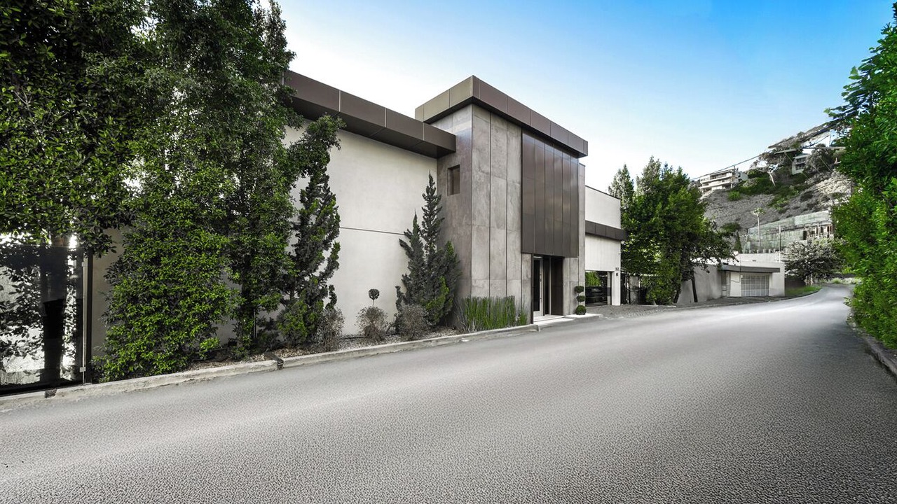Photo of Outdoor in Hollywood Hills West