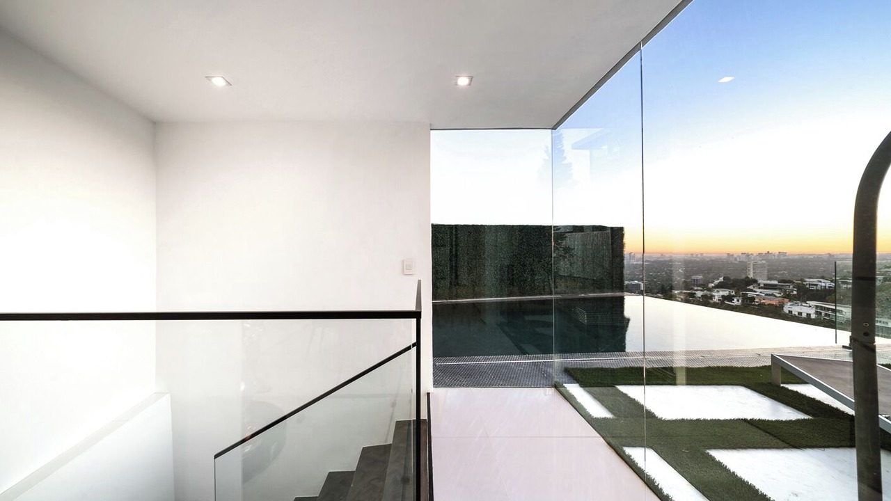 Photo of Outdoor in Hollywood Hills West