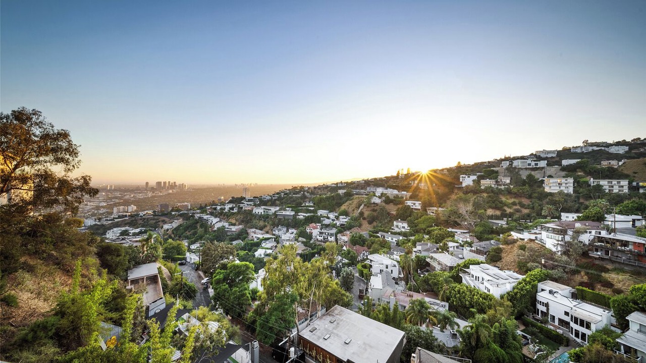 Photo of Outdoor in Hollywood Hills West