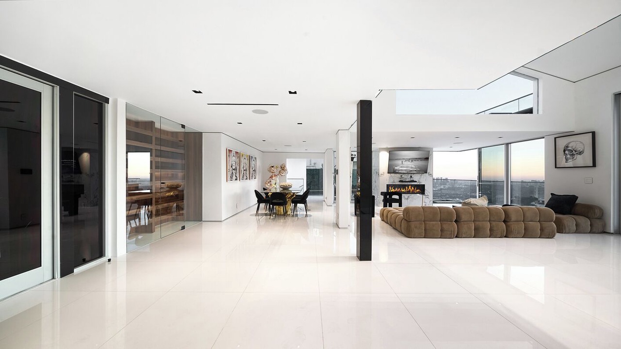 Photo of Others in Hollywood Hills West