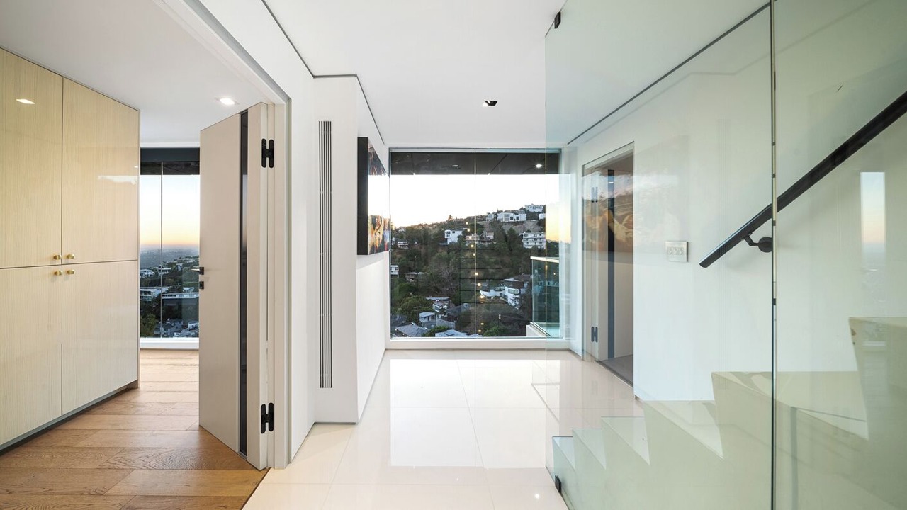 Photo of Others in Hollywood Hills West