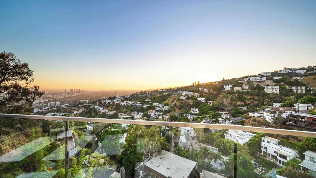 Photo of Outdoor in Hollywood Hills West