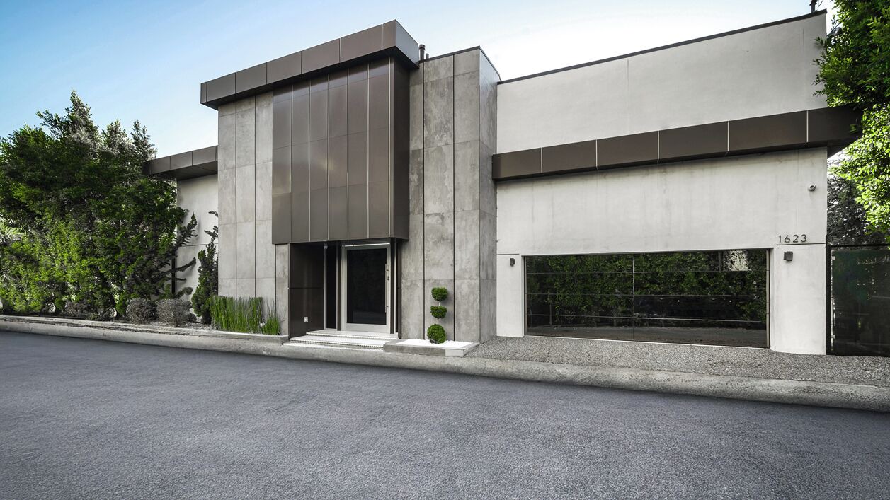 Photo of Outdoor in Hollywood Hills West