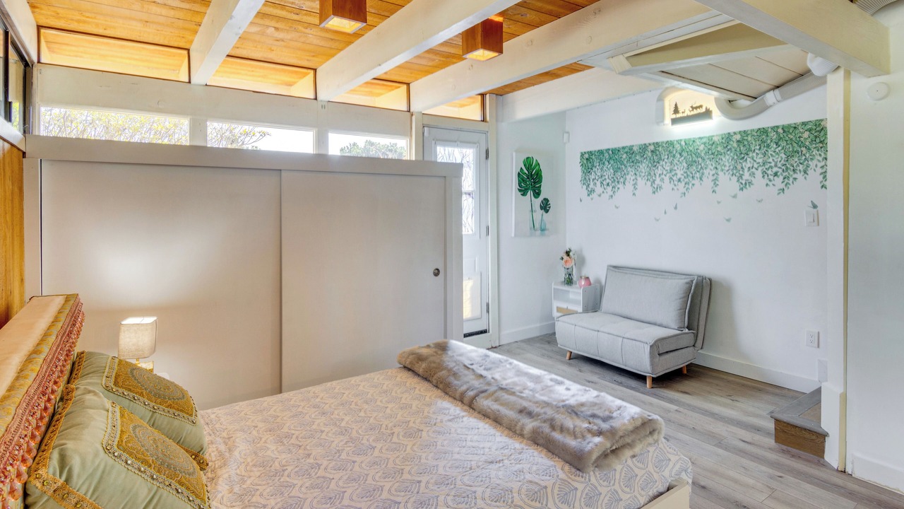 Photo of Bedroom in Central Malibu