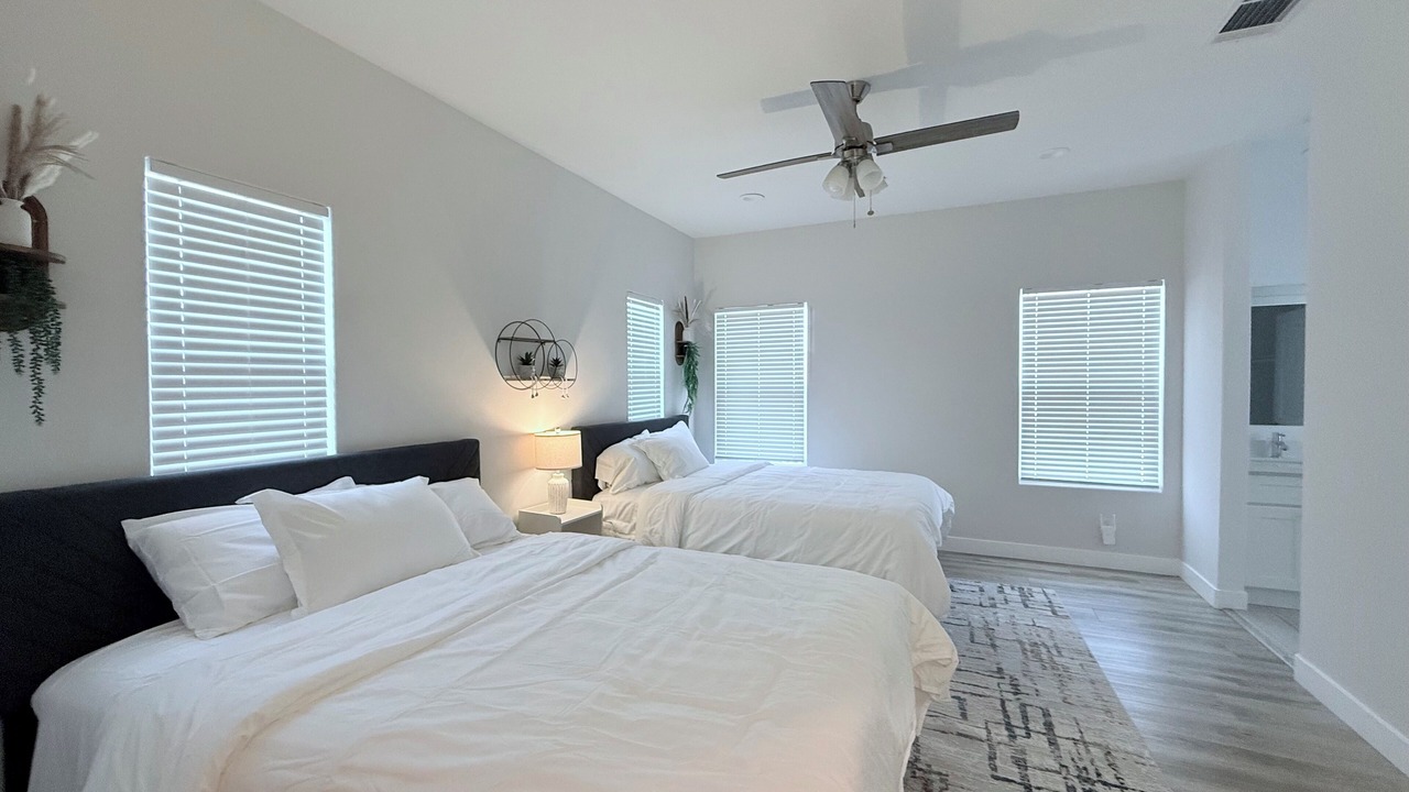 Photo of Bedroom in Midway City