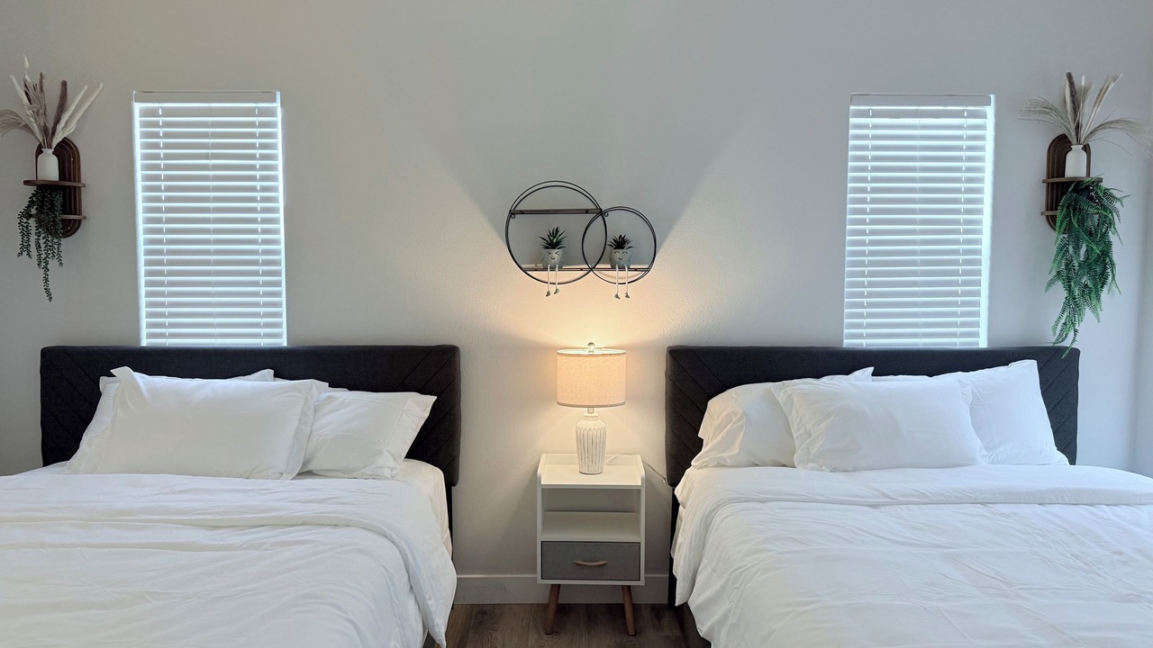 Photo of Bedroom in Midway City