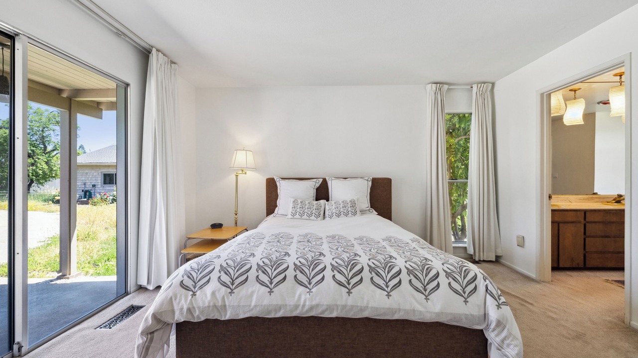 Photo of Bedroom in St. Helena