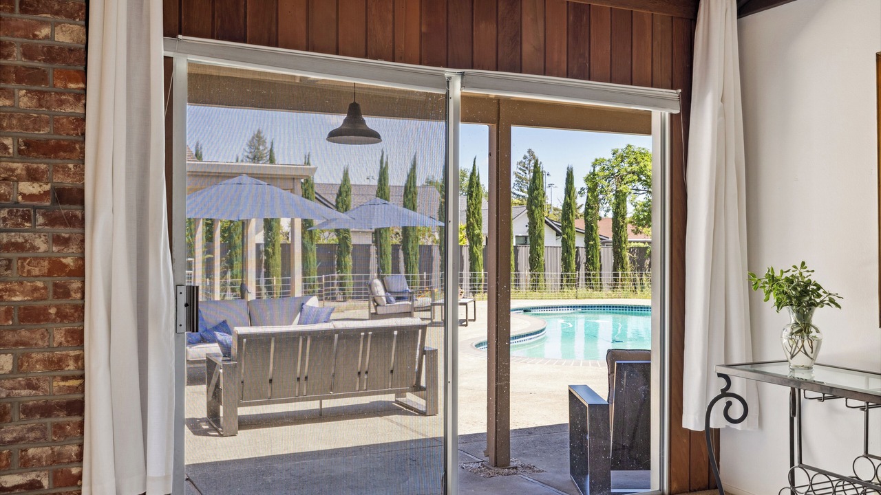 Photo of Livingroom in St. Helena