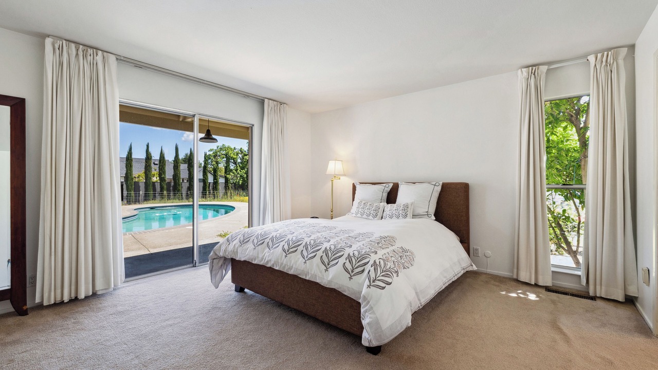 Photo of Bedroom in St. Helena