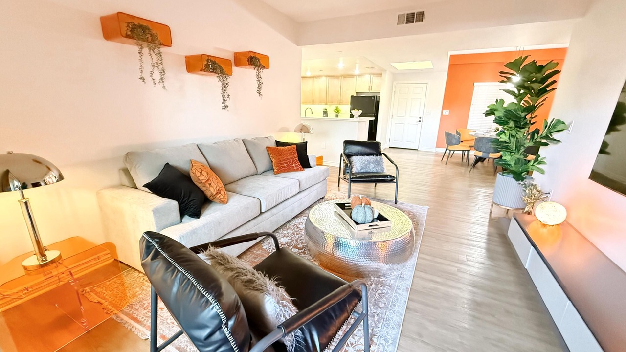 Photo of Livingroom in Encino
