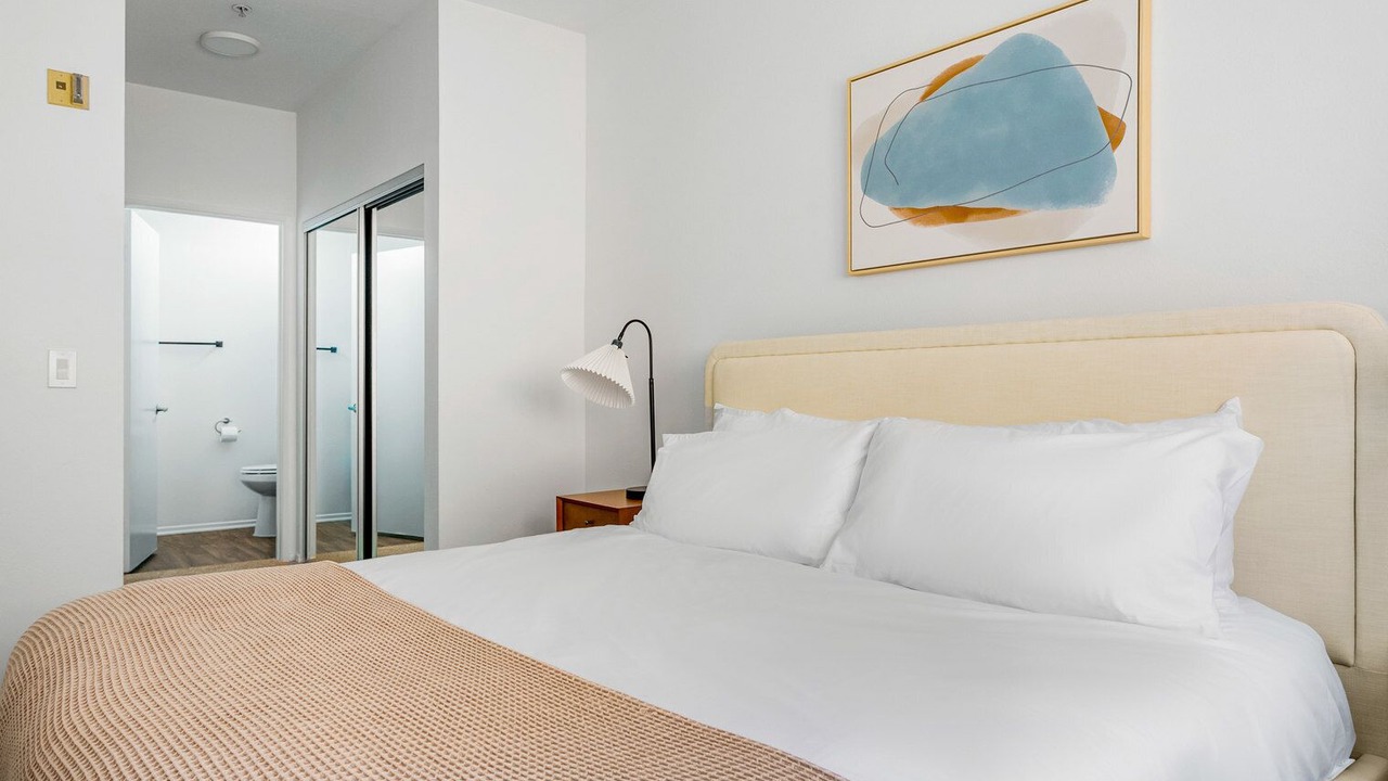 Photo of Bedroom in Miracle Mile