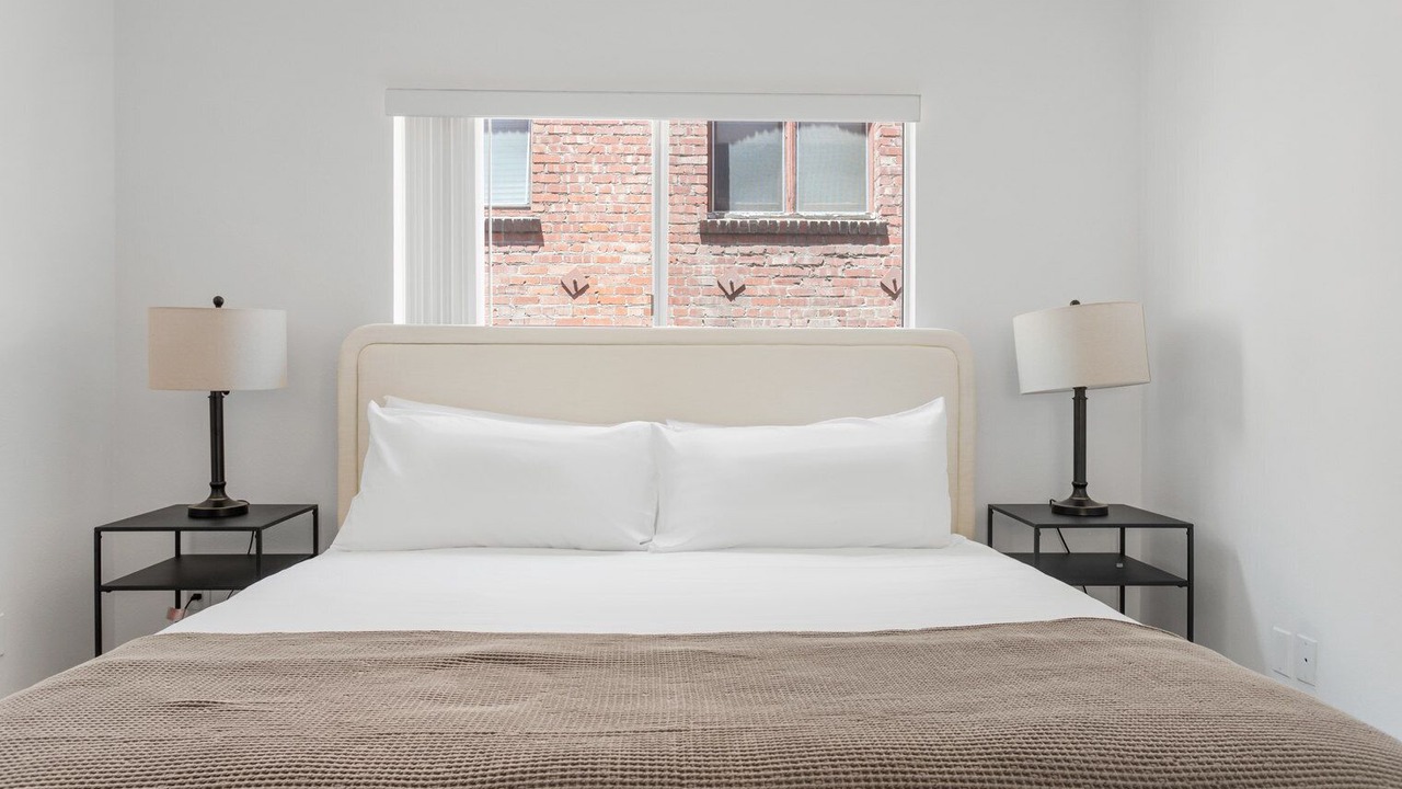 Photo of Bedroom in Miracle Mile