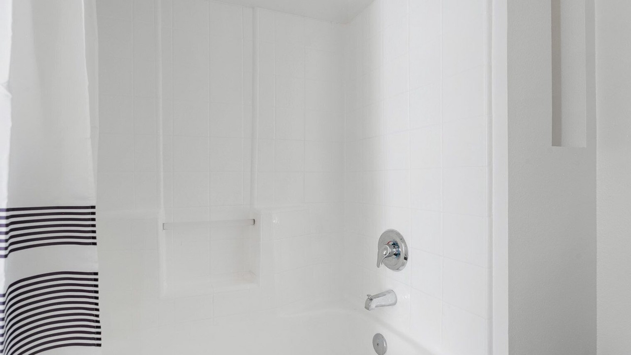 Photo of Bathroom in Miracle Mile