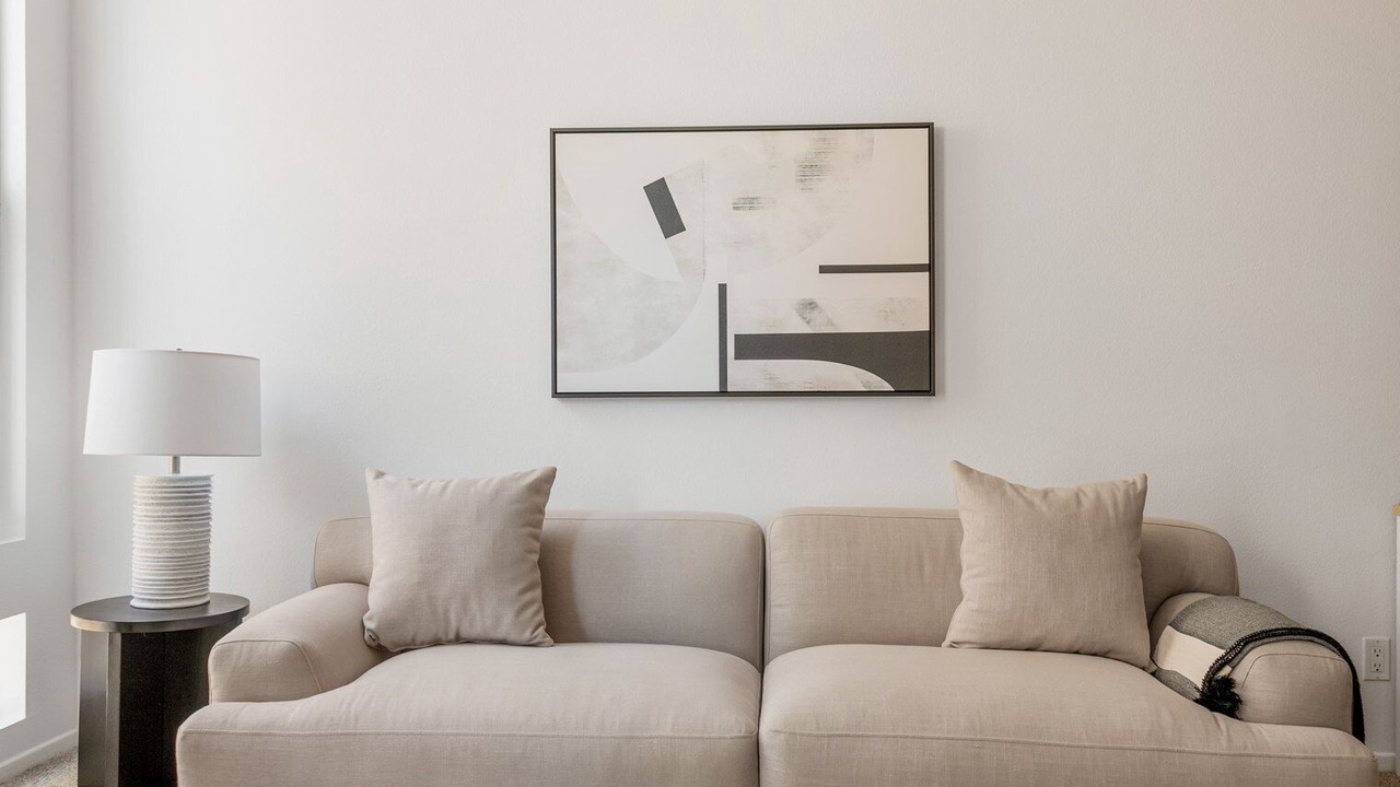 Photo of Livingroom in Miracle Mile