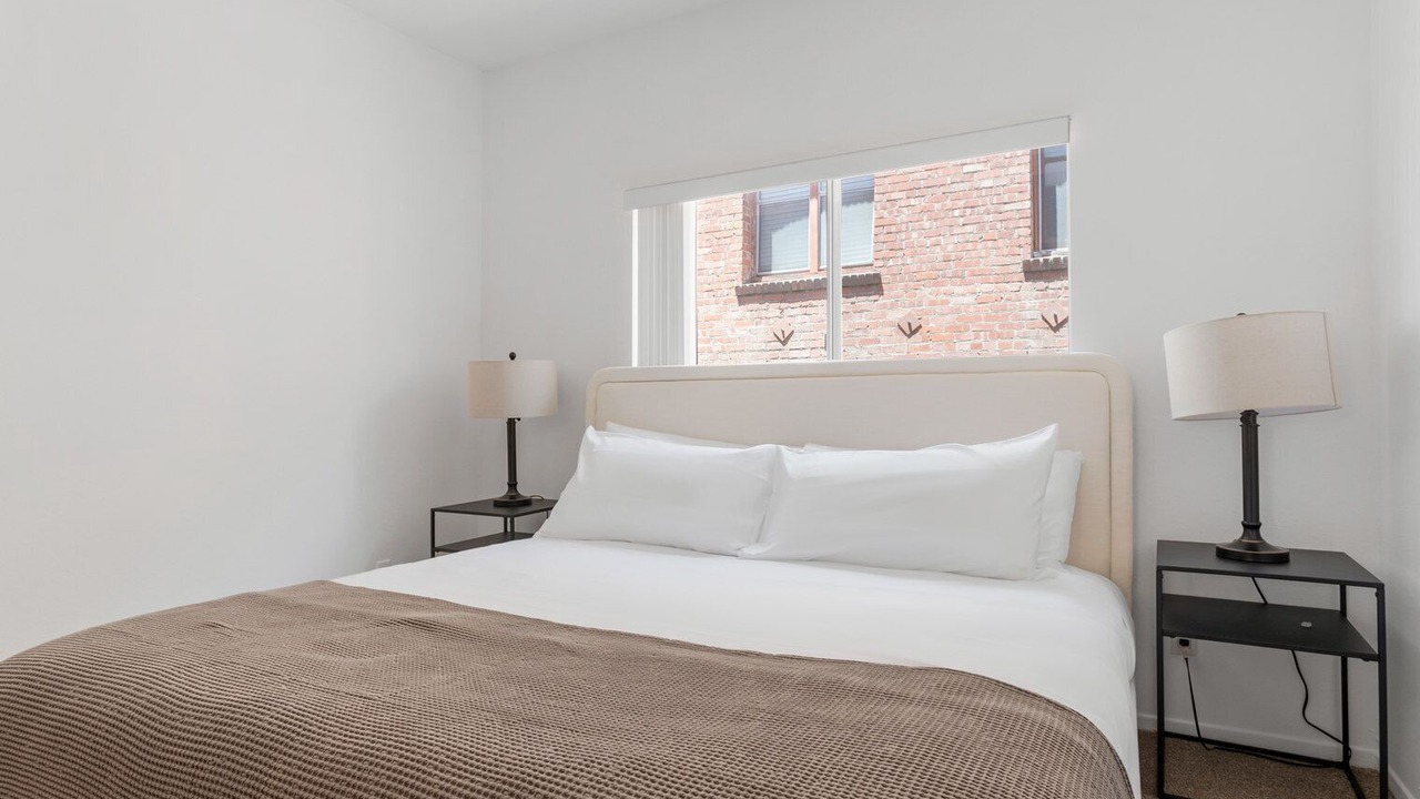 Photo of Bedroom in Miracle Mile