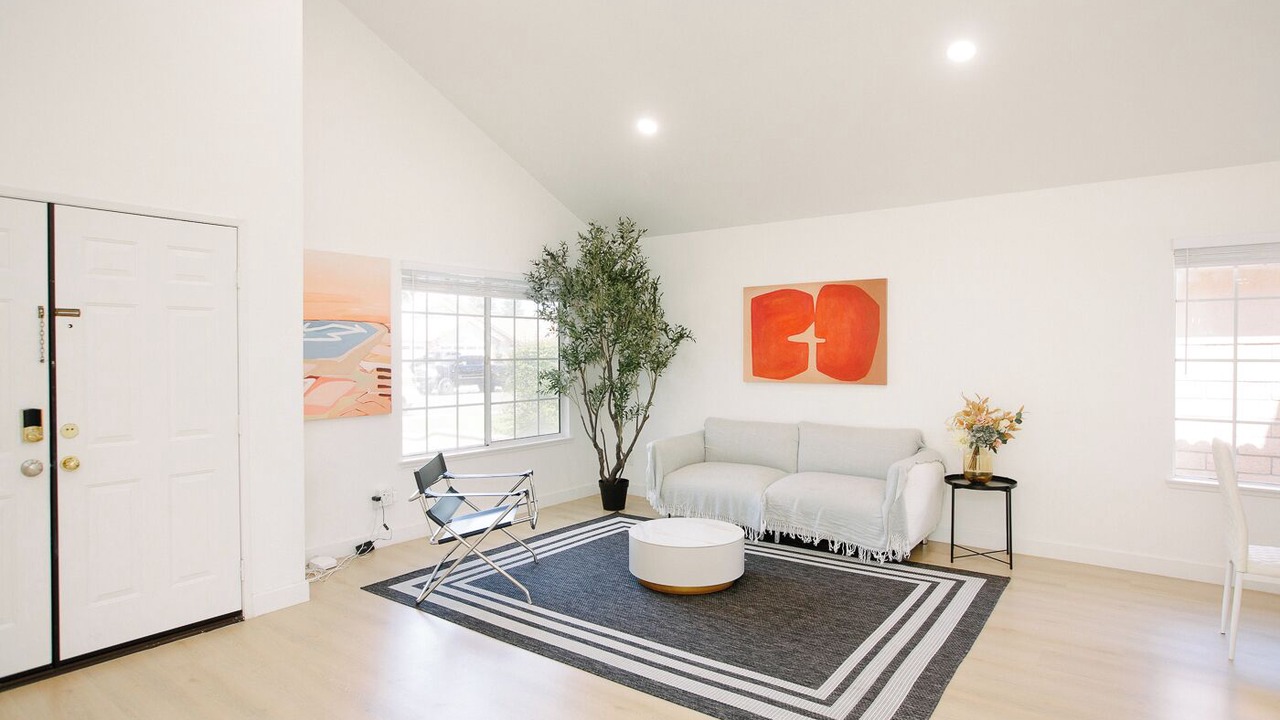 Photo of Livingroom in Ontario