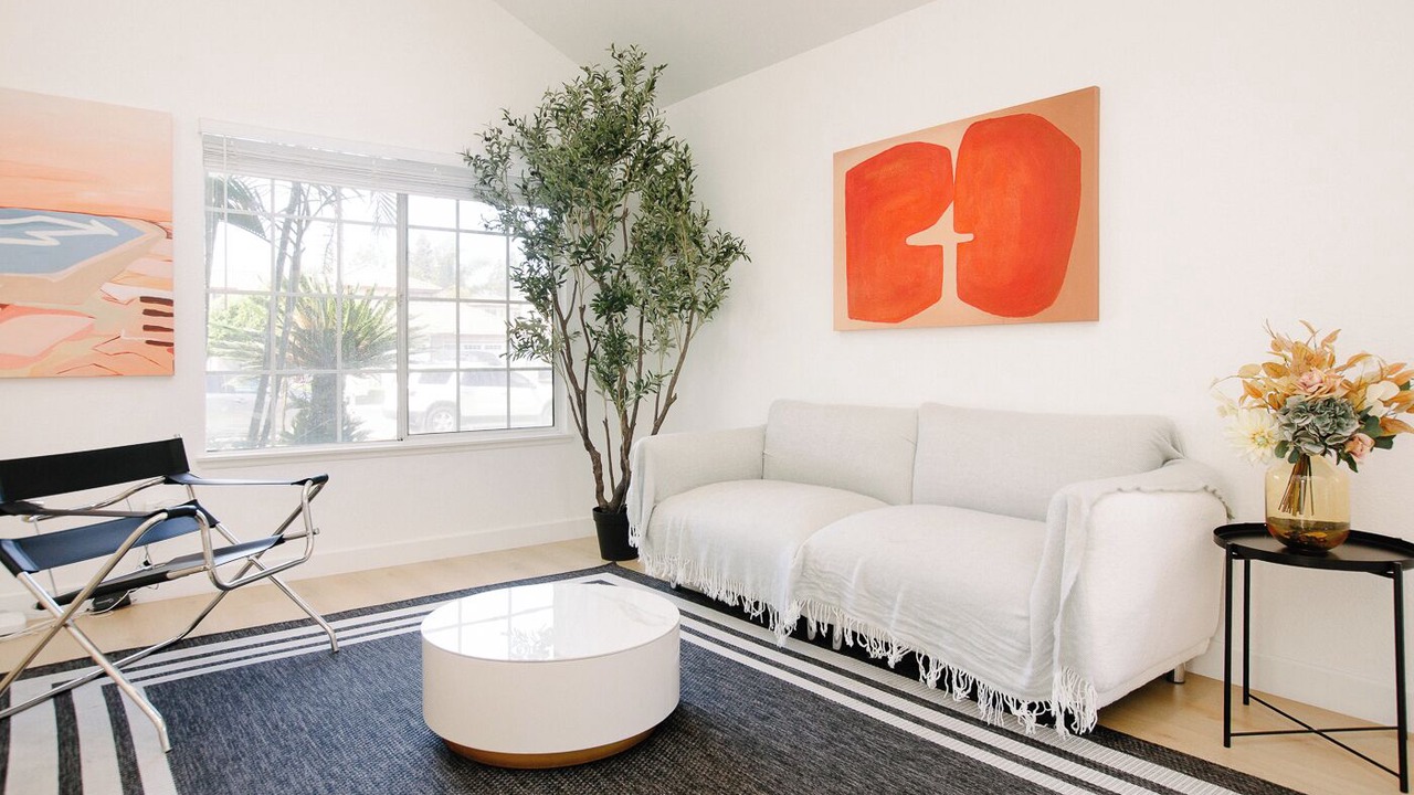 Photo of Livingroom in Ontario
