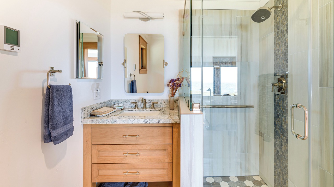 Photo of Bathroom in Caspar